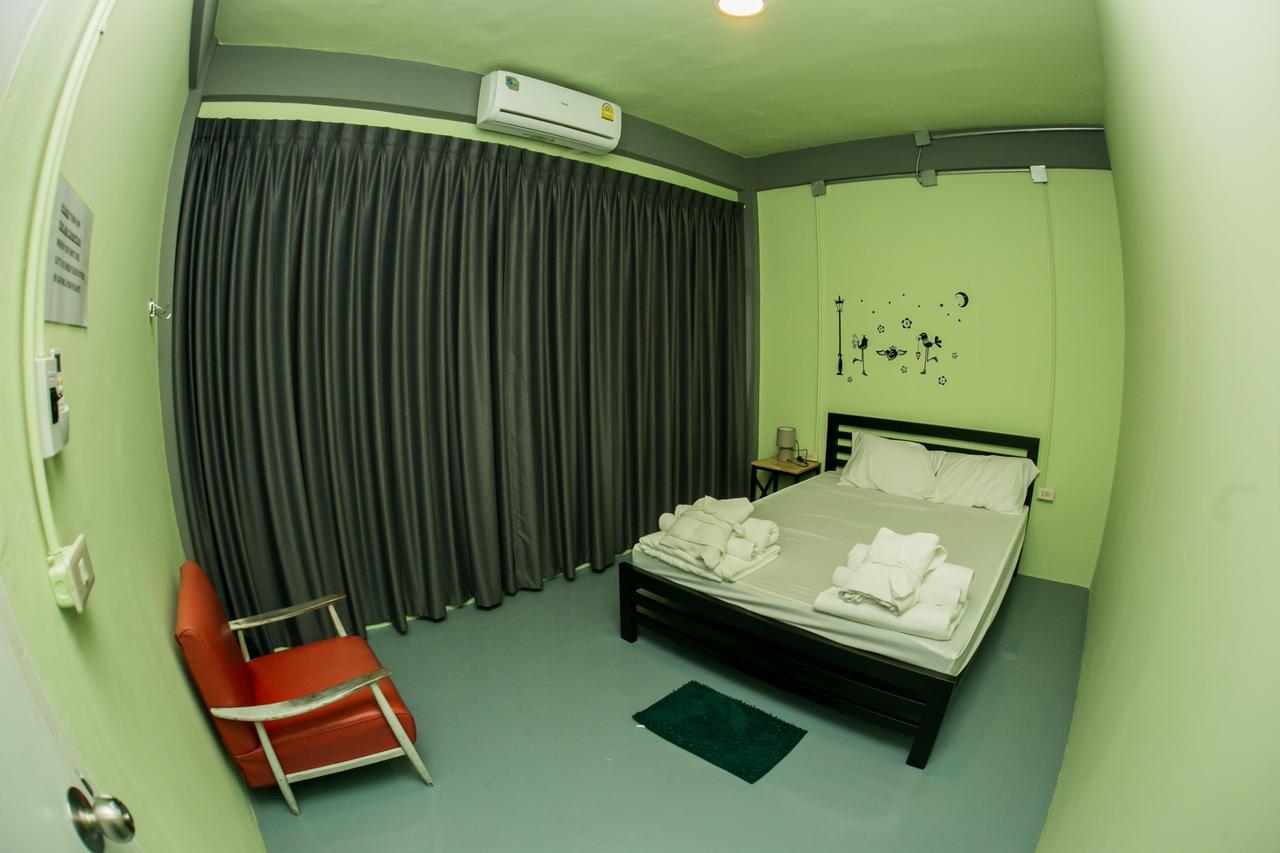 Samsen 8 Hostel Bangkok Exterior foto